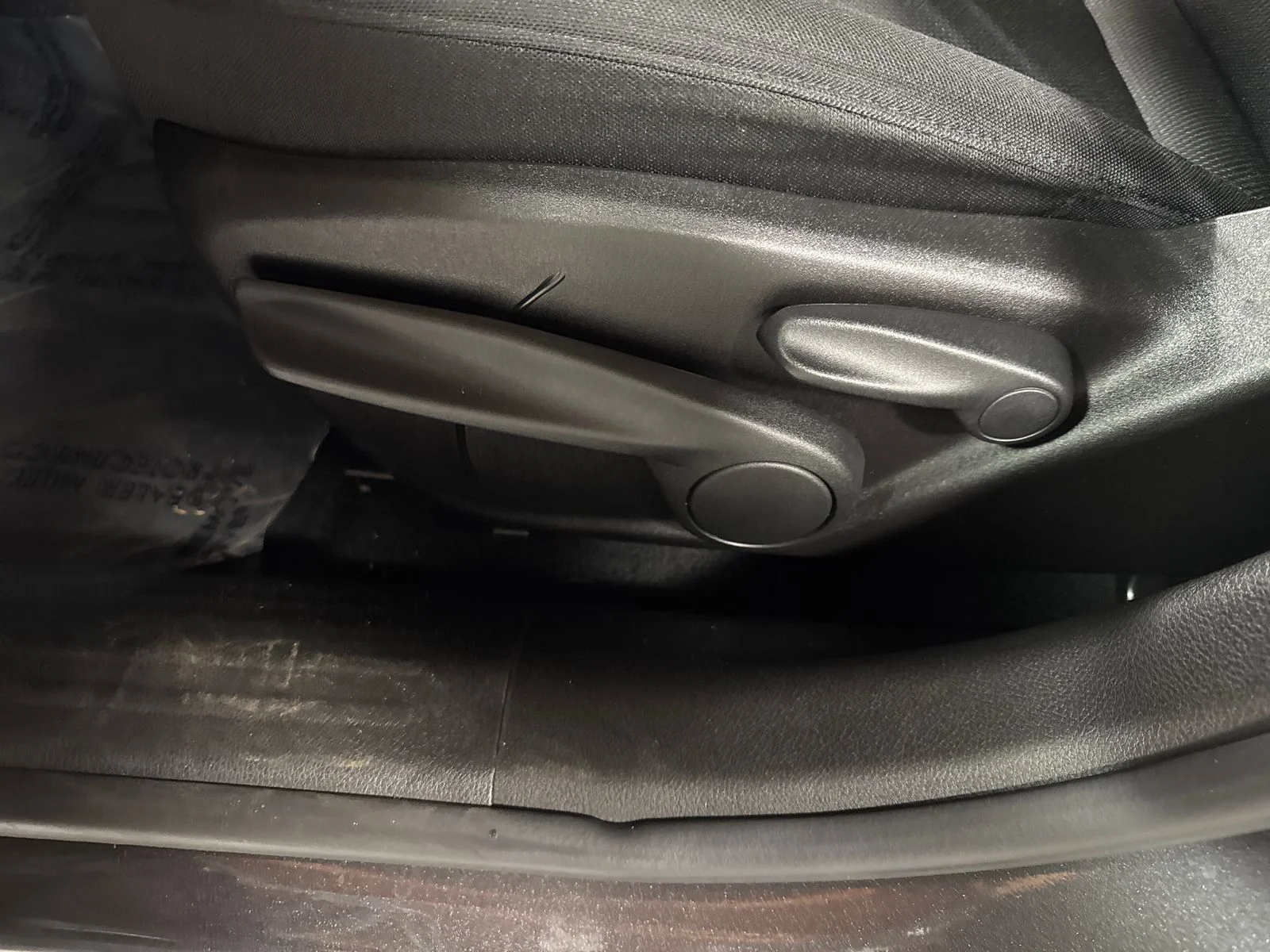 Used 2019 Crystal Metallic Jeep Sport image 15