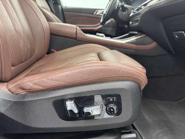 Used 2023 Mineral White Metallic BMW xDrive40i image 48