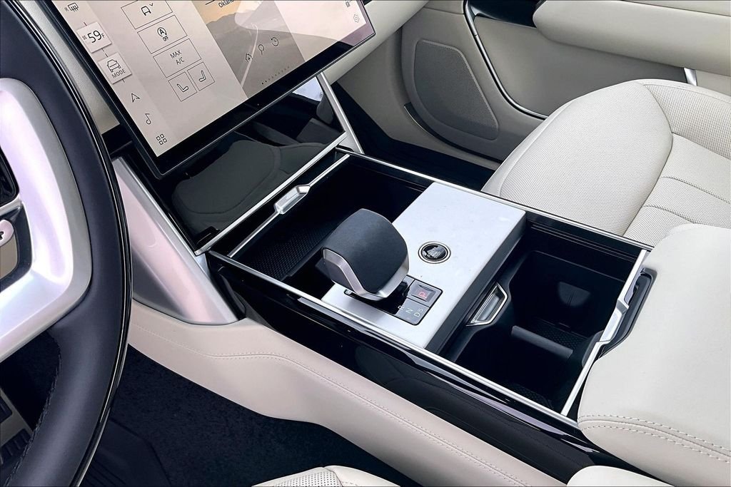 New 2026  Land Rover SE image 8