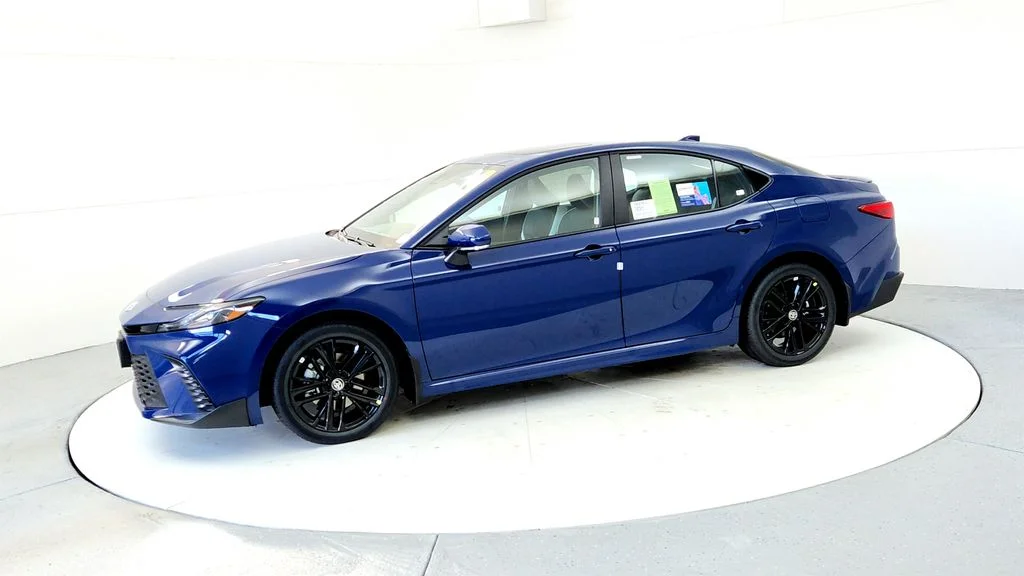 New 2026 Reservoir Blue Toyota SE image 3
