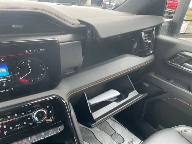Used 2025 White GMC AT4 image 29