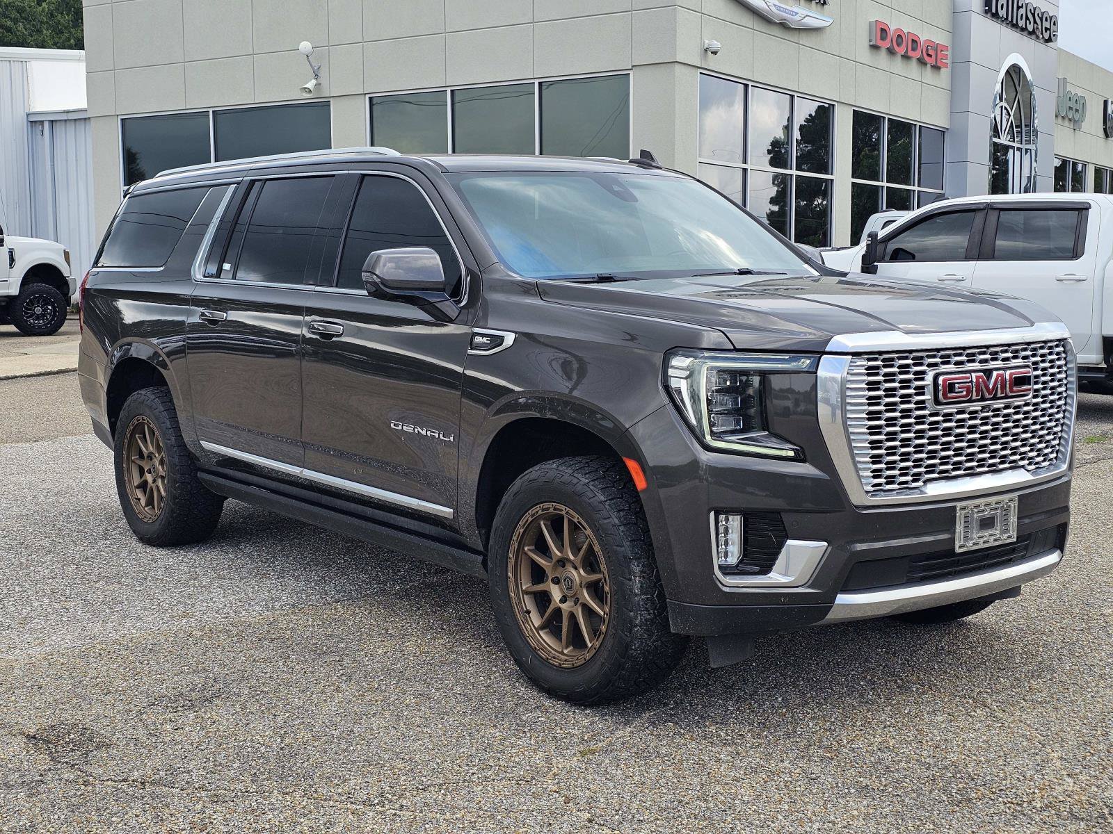 Used 2021 Smokey Quartz Metallic GMC Denali image 5