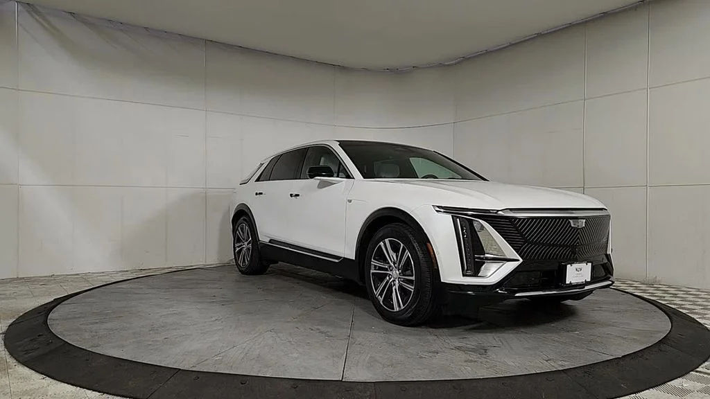 Used 2024 White Cadillac Luxury image 2