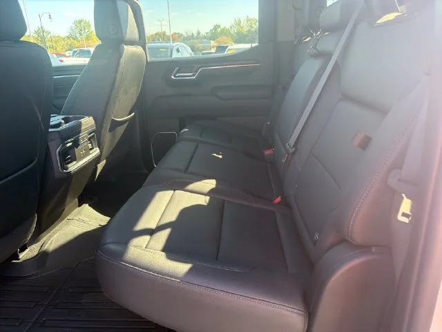 Used 2023 SUMMIT WHITE GMC SLT image 30