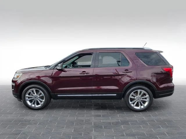 Used 2018 Red Ford XLT image 4