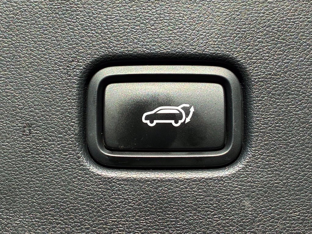 Used 2024 Black Hyundai SEL image 32