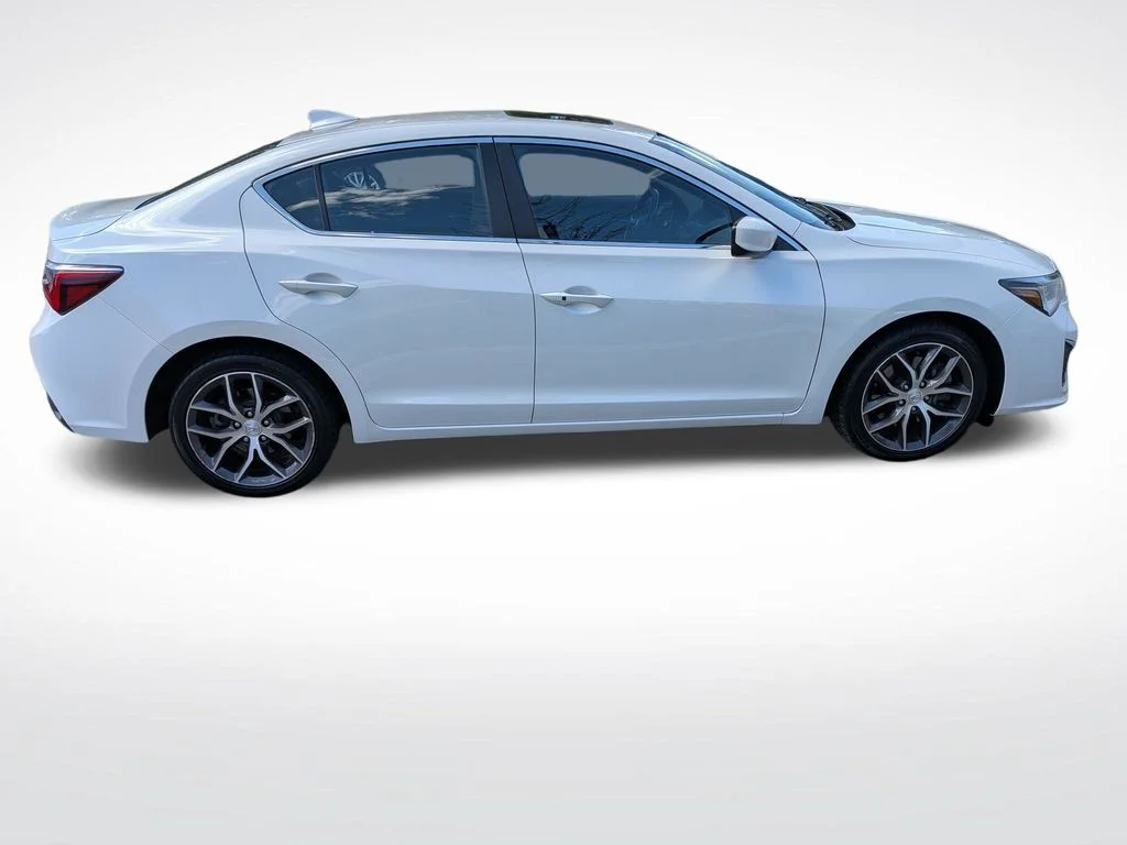 Used 2021  Acura Premium Package image 2