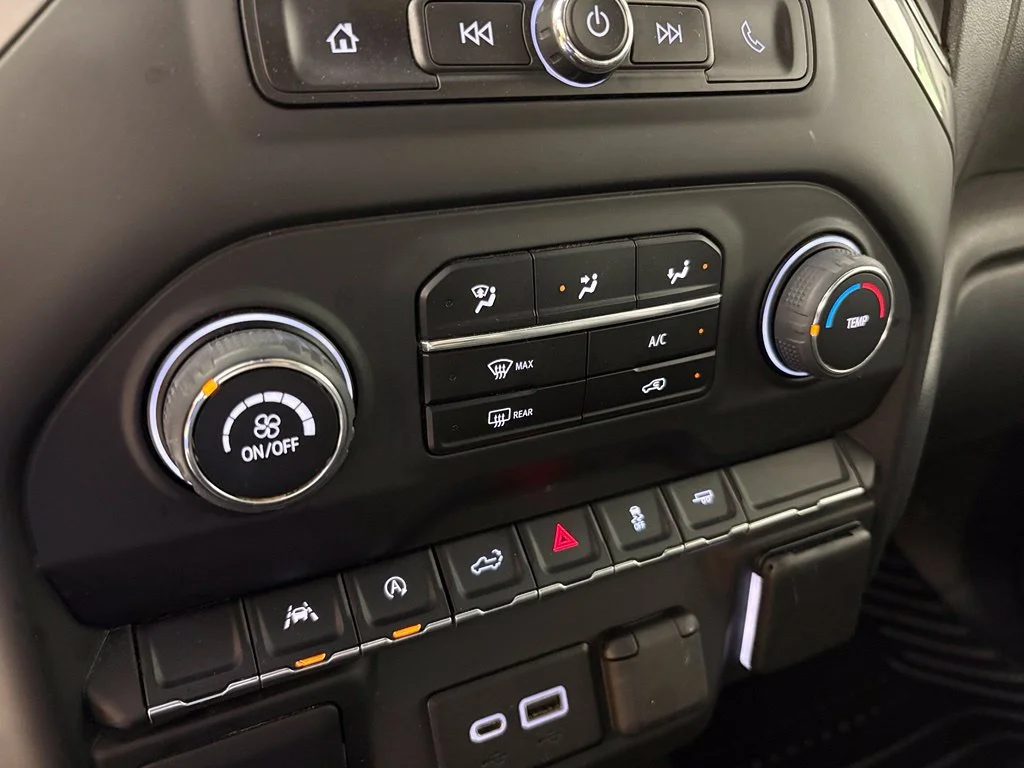 Used 2023 Gray Chevrolet Custom image 31