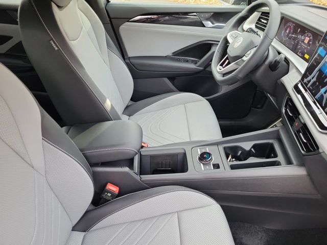 2026 Volkswagen Tiguan SE R-LINE BLACK - Photo 17