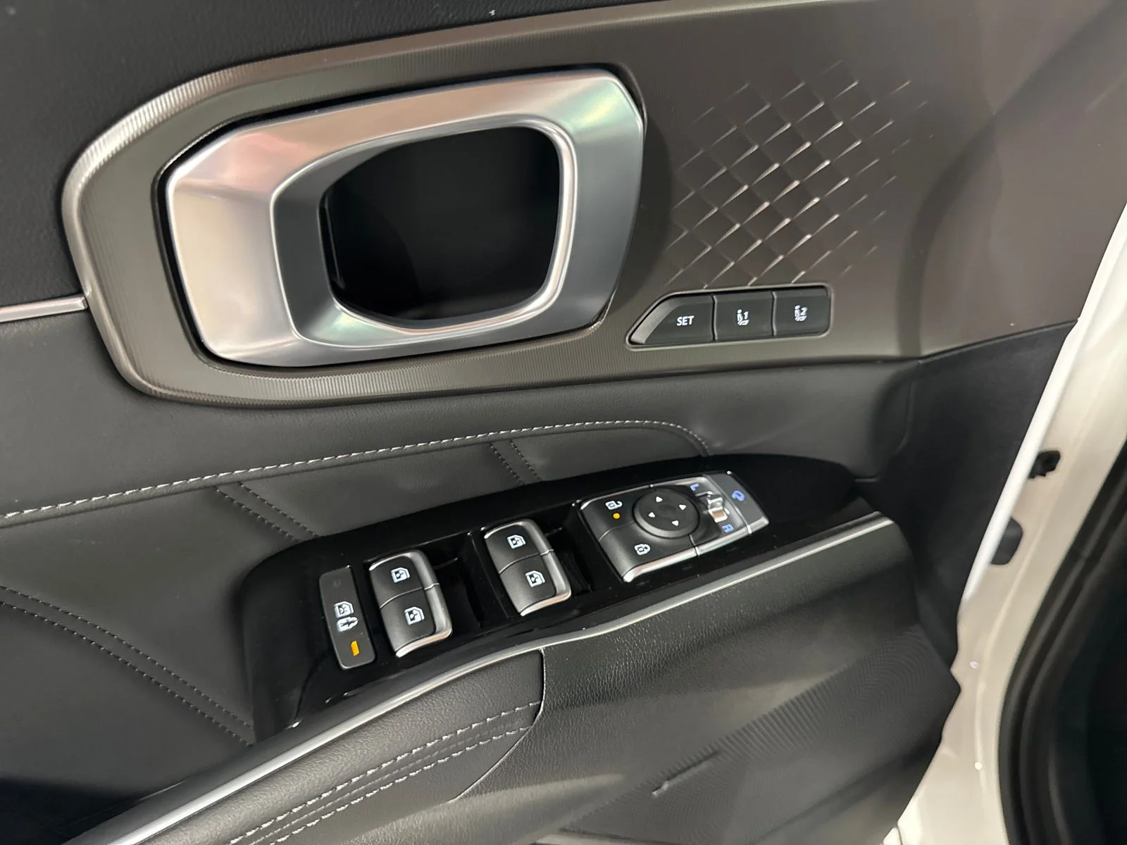 New 2026 Snow White Pearl Kia X-Line SX Prestige image 12