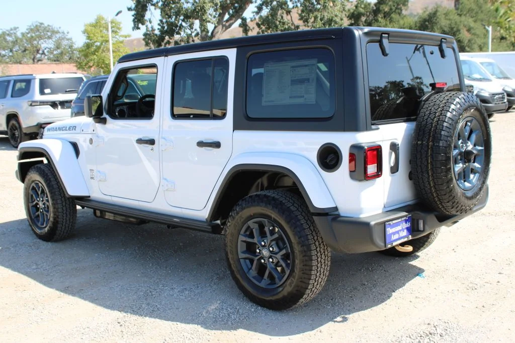 New 2026 Bright White Clear-Coat Exterior Paint Jeep 85th Anniversary Edition image 6