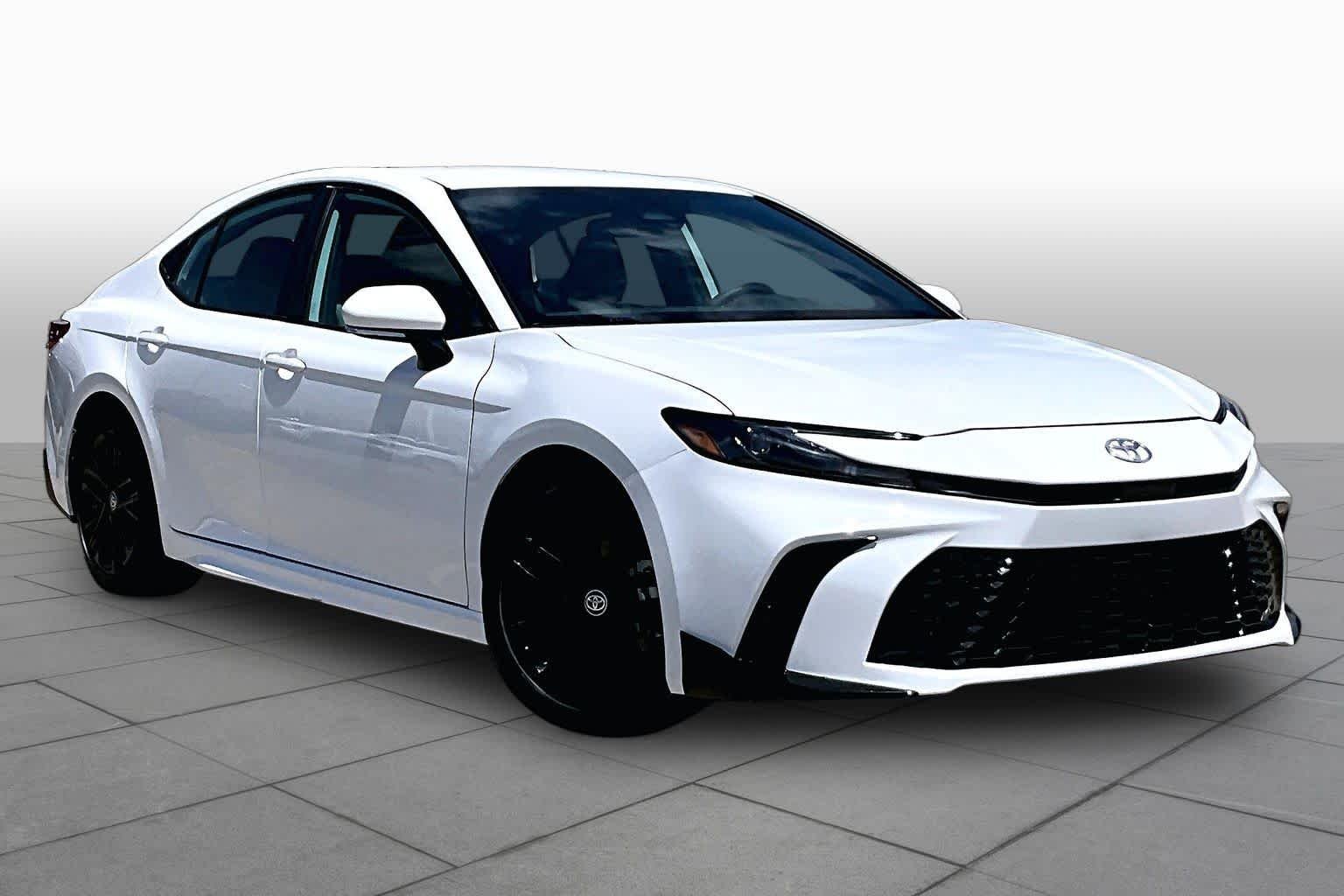 Used 2026 Ice Cap Toyota SE image 3