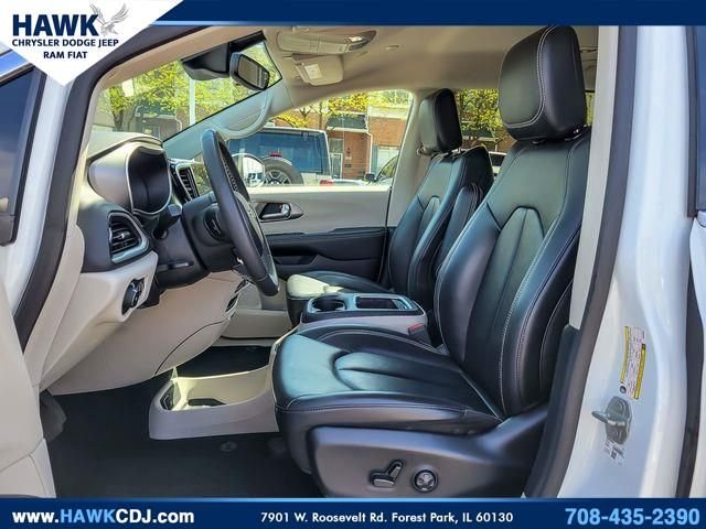 Used 2023 White Chrysler Touring L image 8