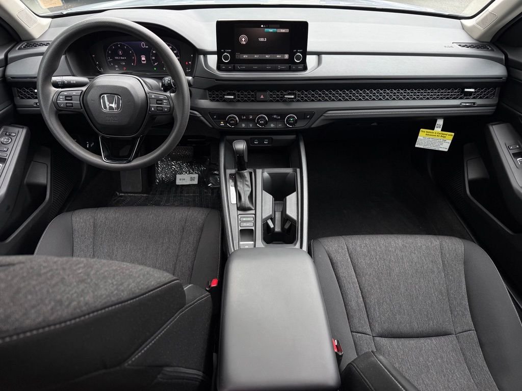 Used 2025 Solar Silver Metallic Honda SE image 19