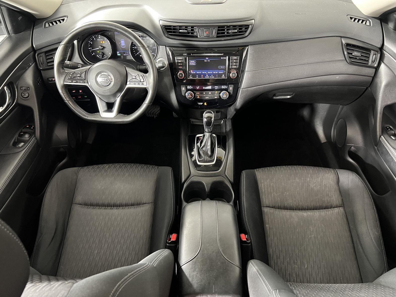 Used 2018 Black Nissan  image 15
