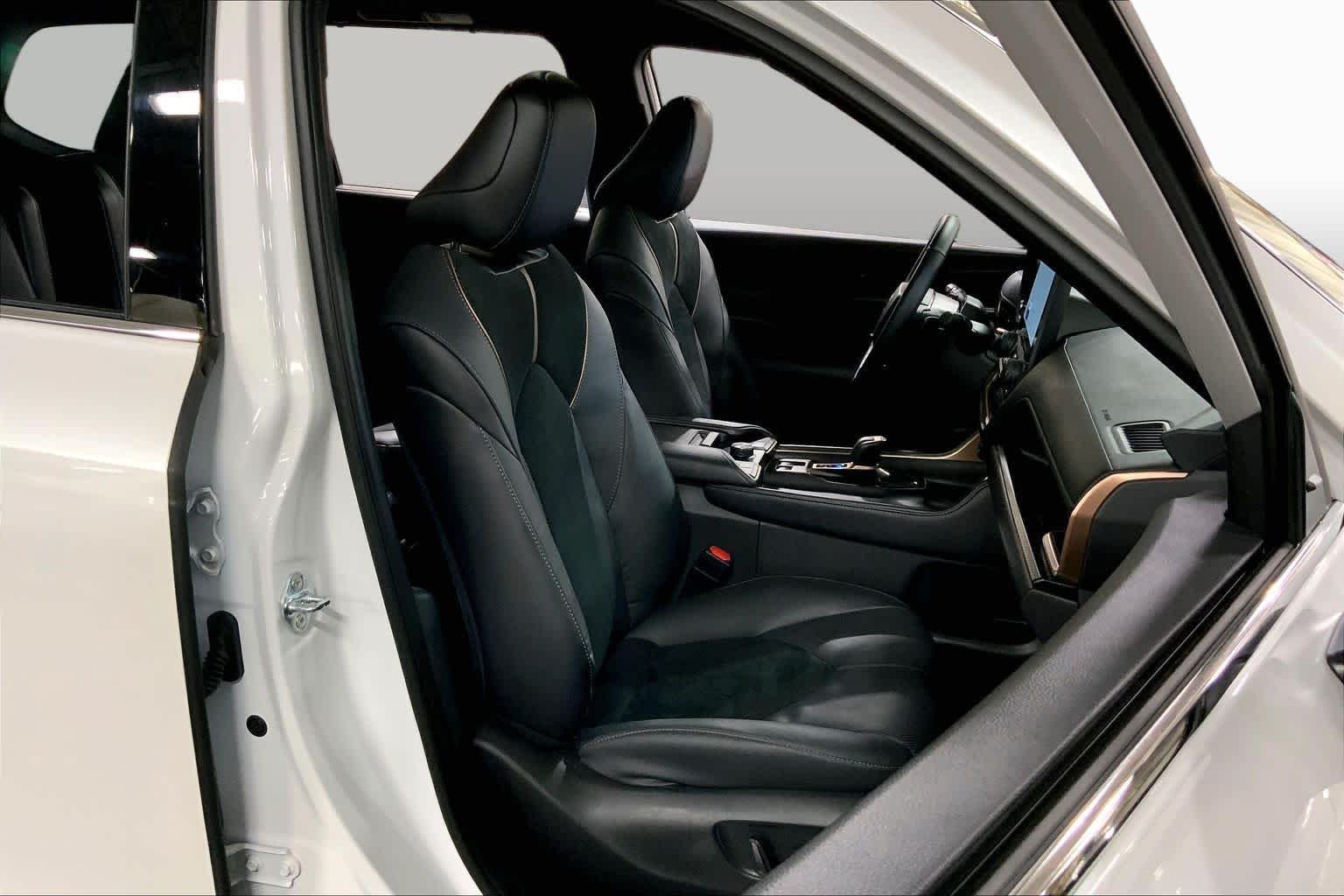 Used 2026 Wind Chill Pearl Toyota Hybrid MAX Platinum image 9