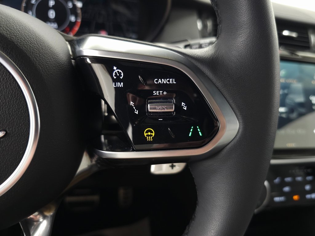 2024 JAGUAR E-PACE - Image 19