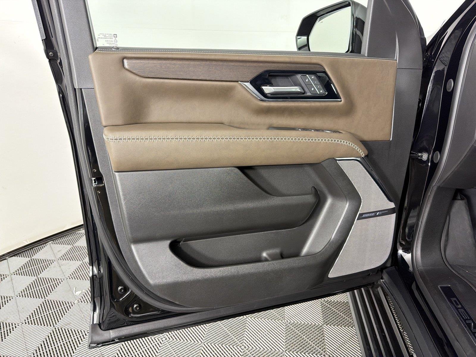 2027 GMC Yukon Denali Ultimate - Photo 8