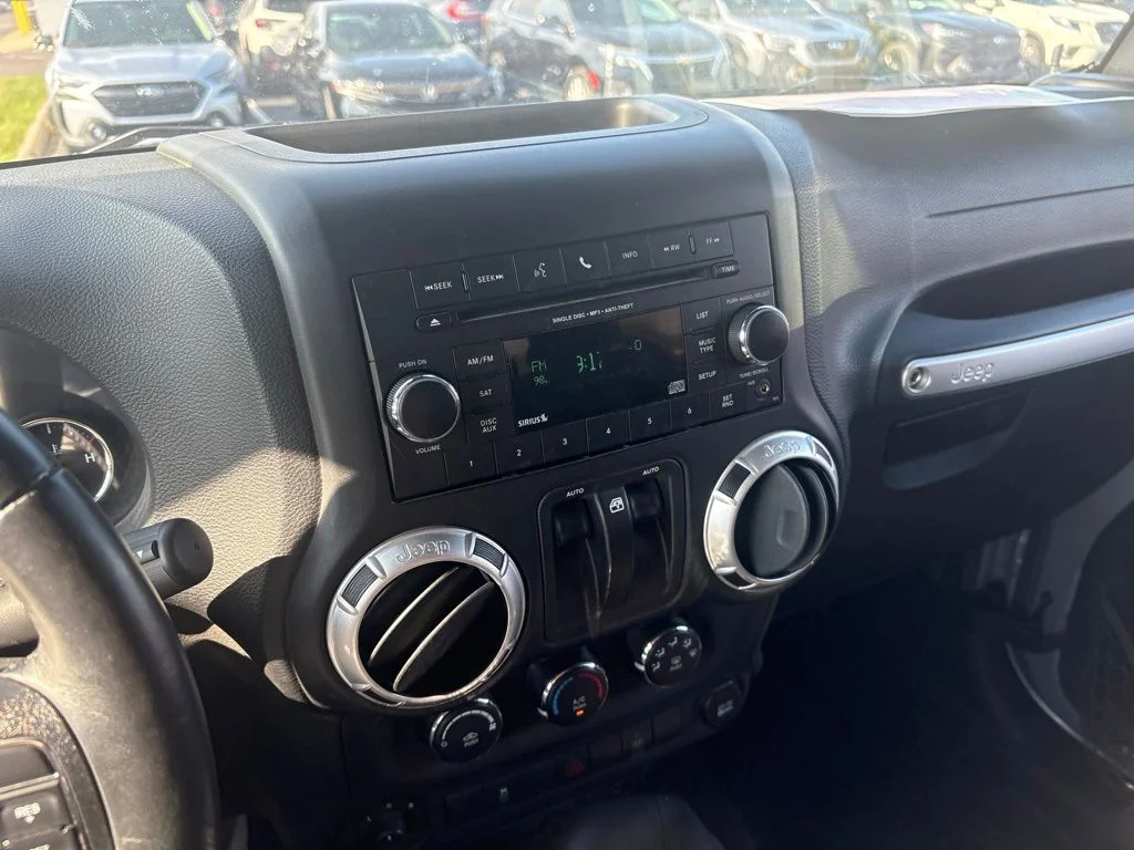 Used 2015 Silver Jeep Rubicon image 12