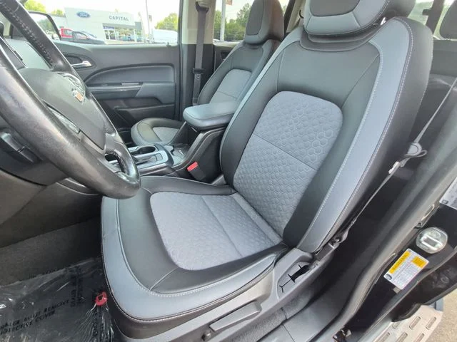 Used 2022 Black Chevrolet Z71 image 21