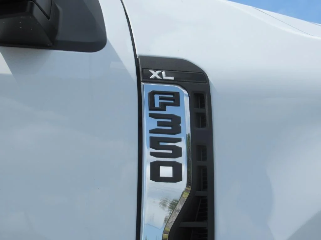 2024 Ford F-350 Super Duty Chassis Cab XL - Photo 8