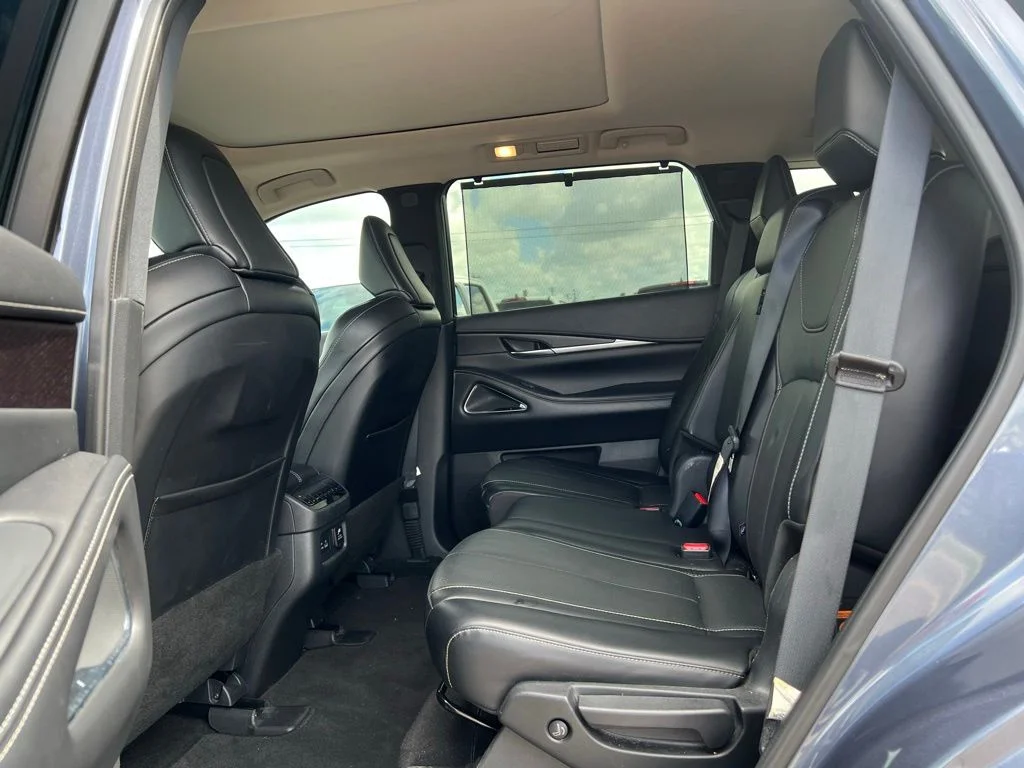 Used 2023 Blue INFINITI Sensory image 17