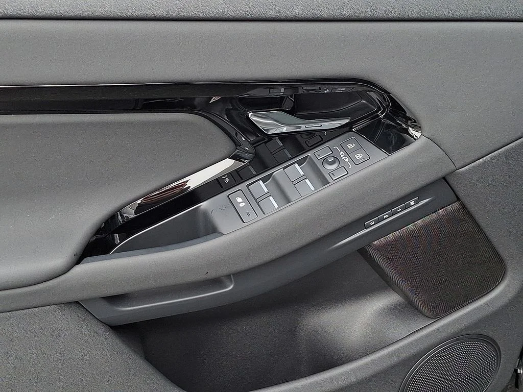 New 2026 Eiger Grey Land Rover Dynamic image 8