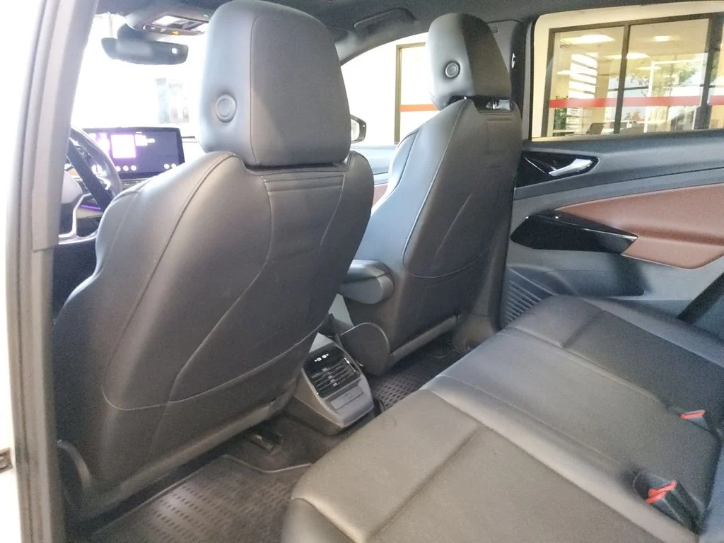 Used 2021  Volkswagen Pro S image 19