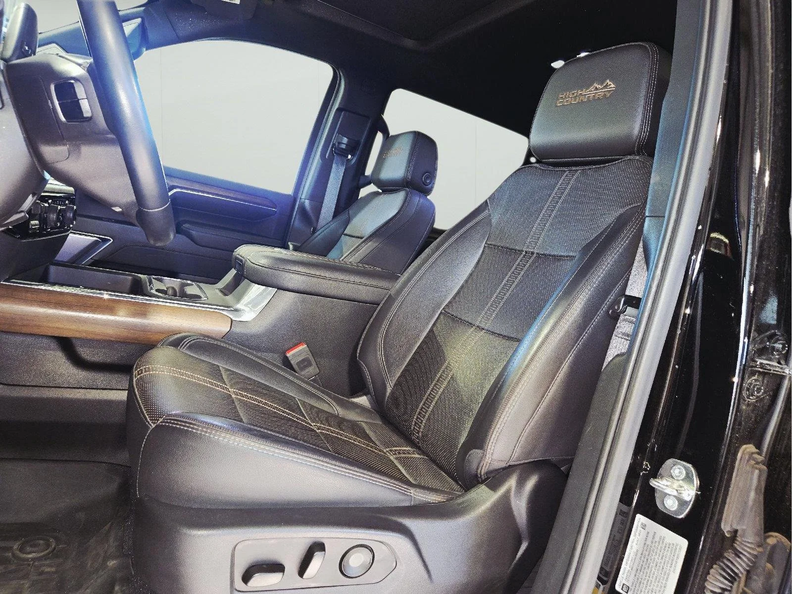 Used 2024 Black Chevrolet High Country image 17