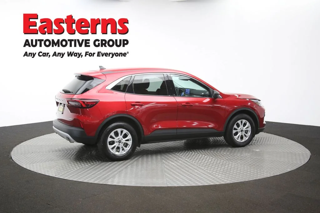 Used 2023 Red Ford Active image 43