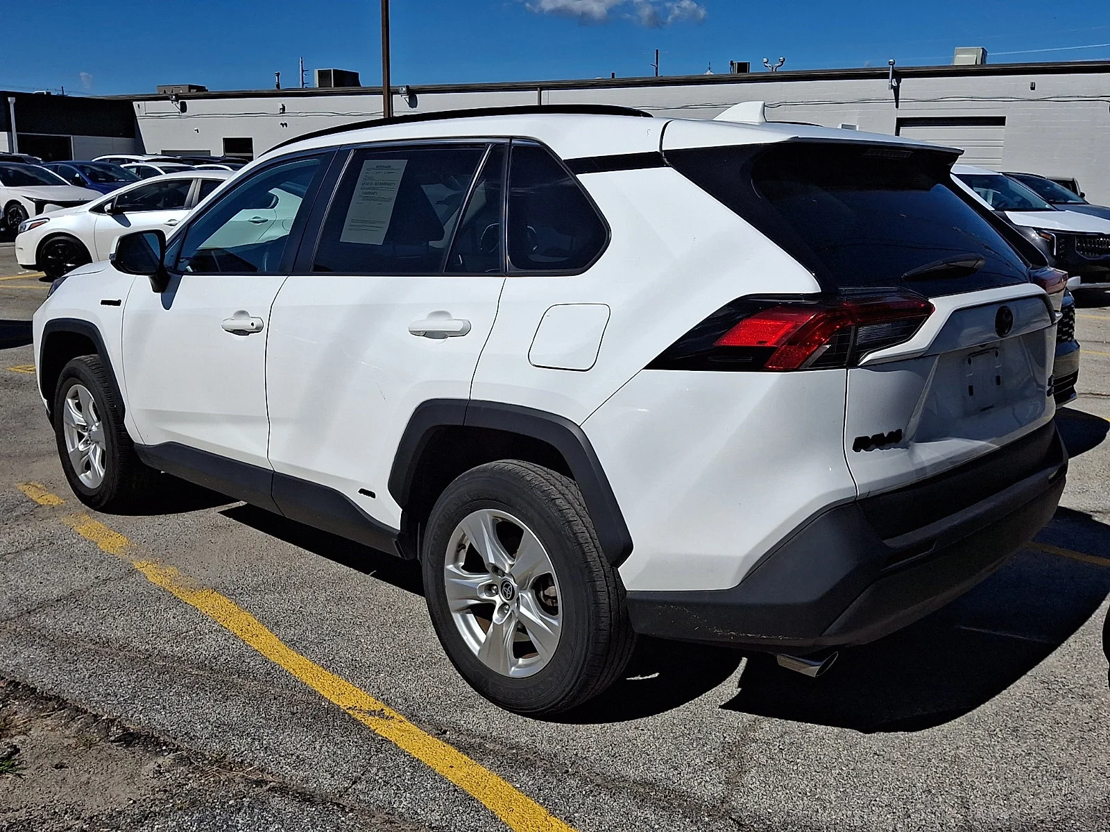 Used 2021 White Toyota XLE image 5