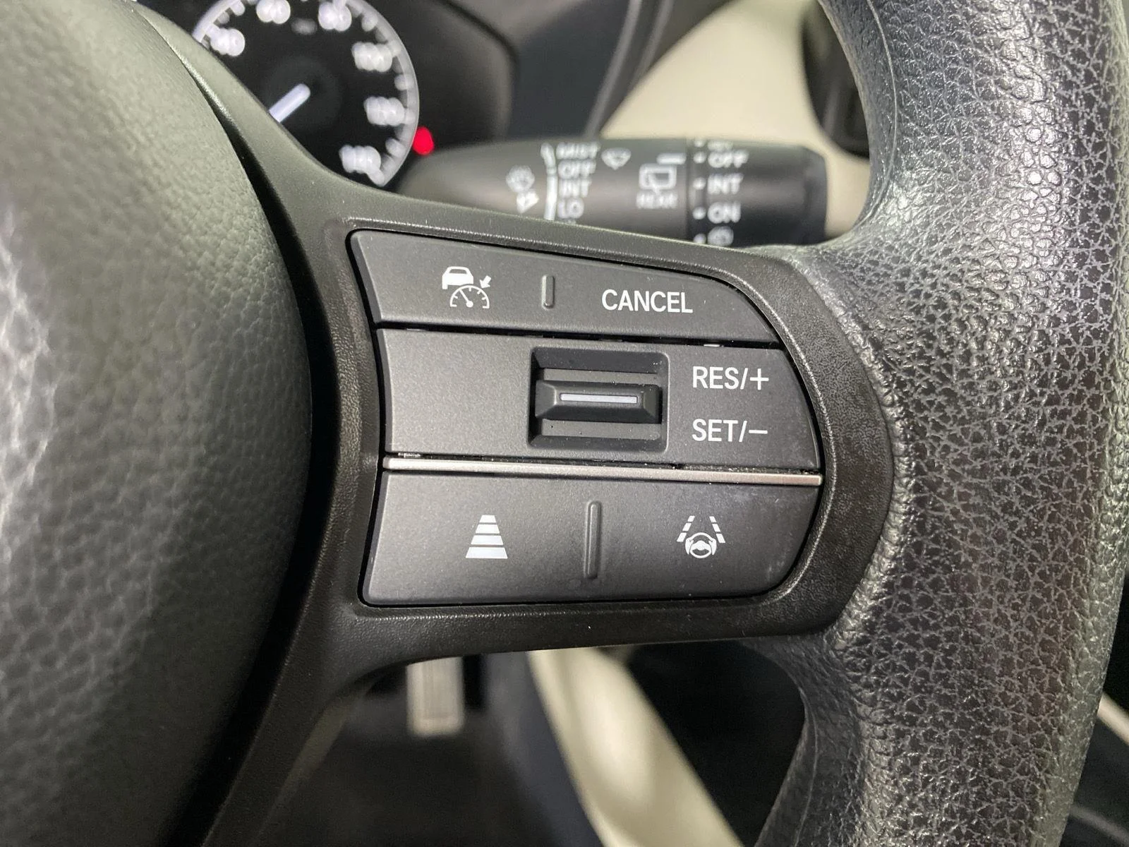 Used 2024 Lunar Silver Metallic Honda LX image 15