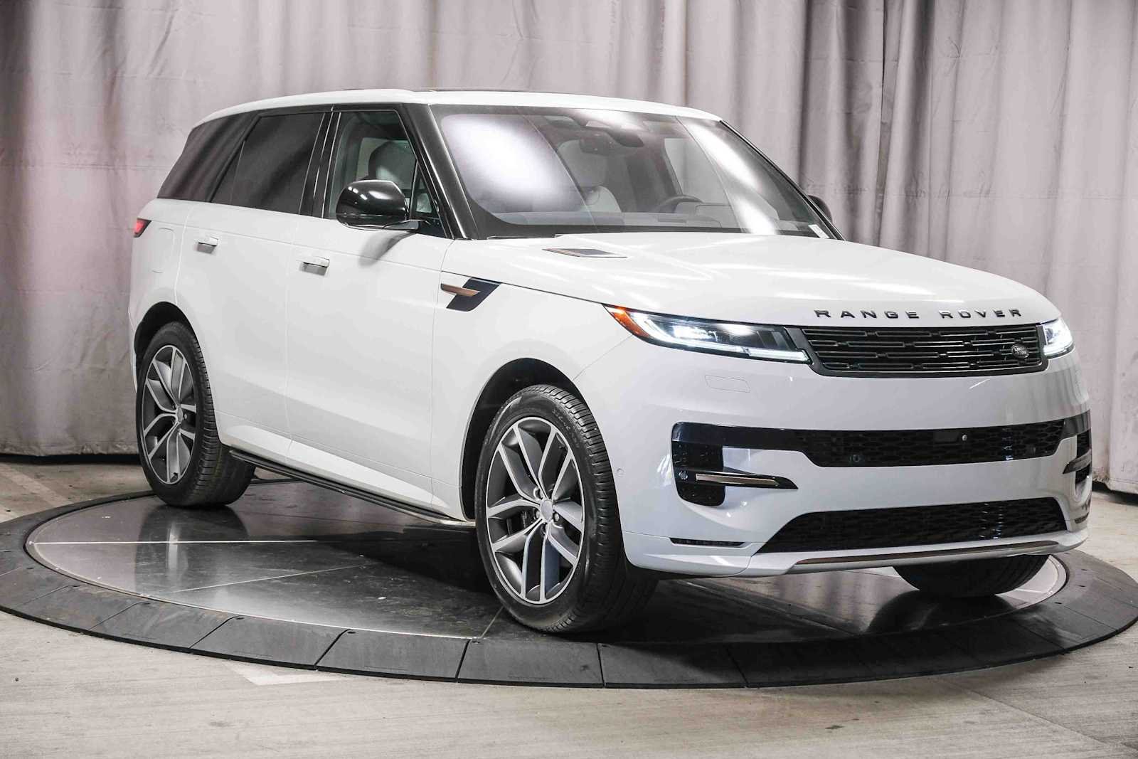 Certified Used 2023 Fuji White Land Rover SE Dynamic image 5
