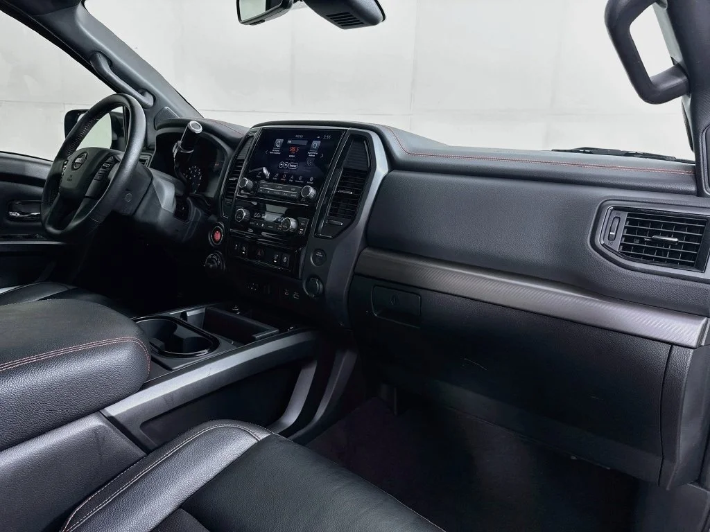 Used 2024 White Nissan PRO-4X image 35