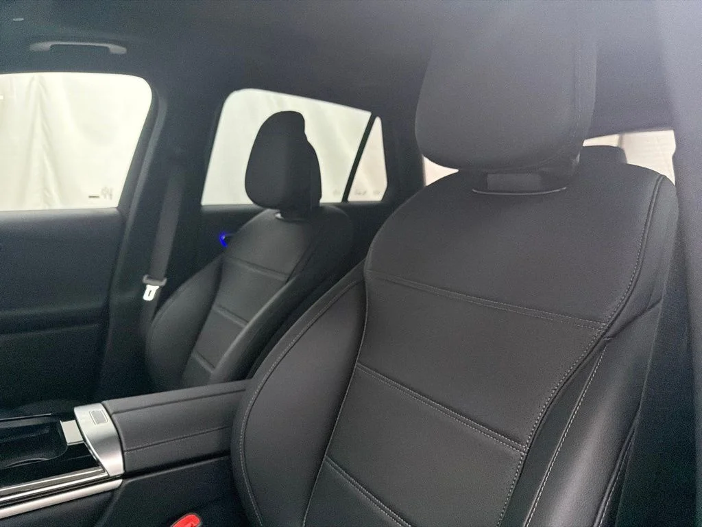 New 2027 Black Mercedes-Benz GLC 300 image 13