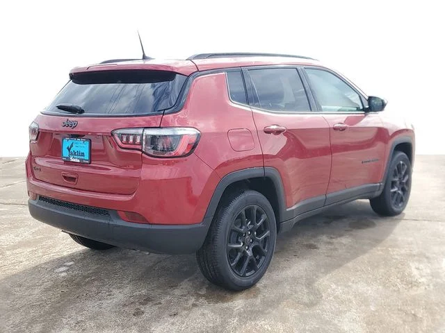 New 2026 Red Hot Pearl-Coat Exterior Paint Jeep Latitude image 4