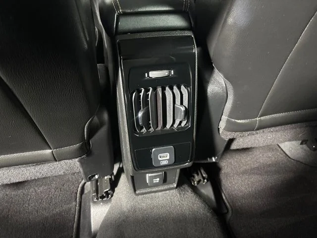 Used 2022 Gray Jeep Limited image 27
