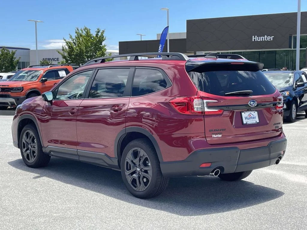 Used 2026 Crimson Red Pearl Subaru Onyx Edition Touring image 25