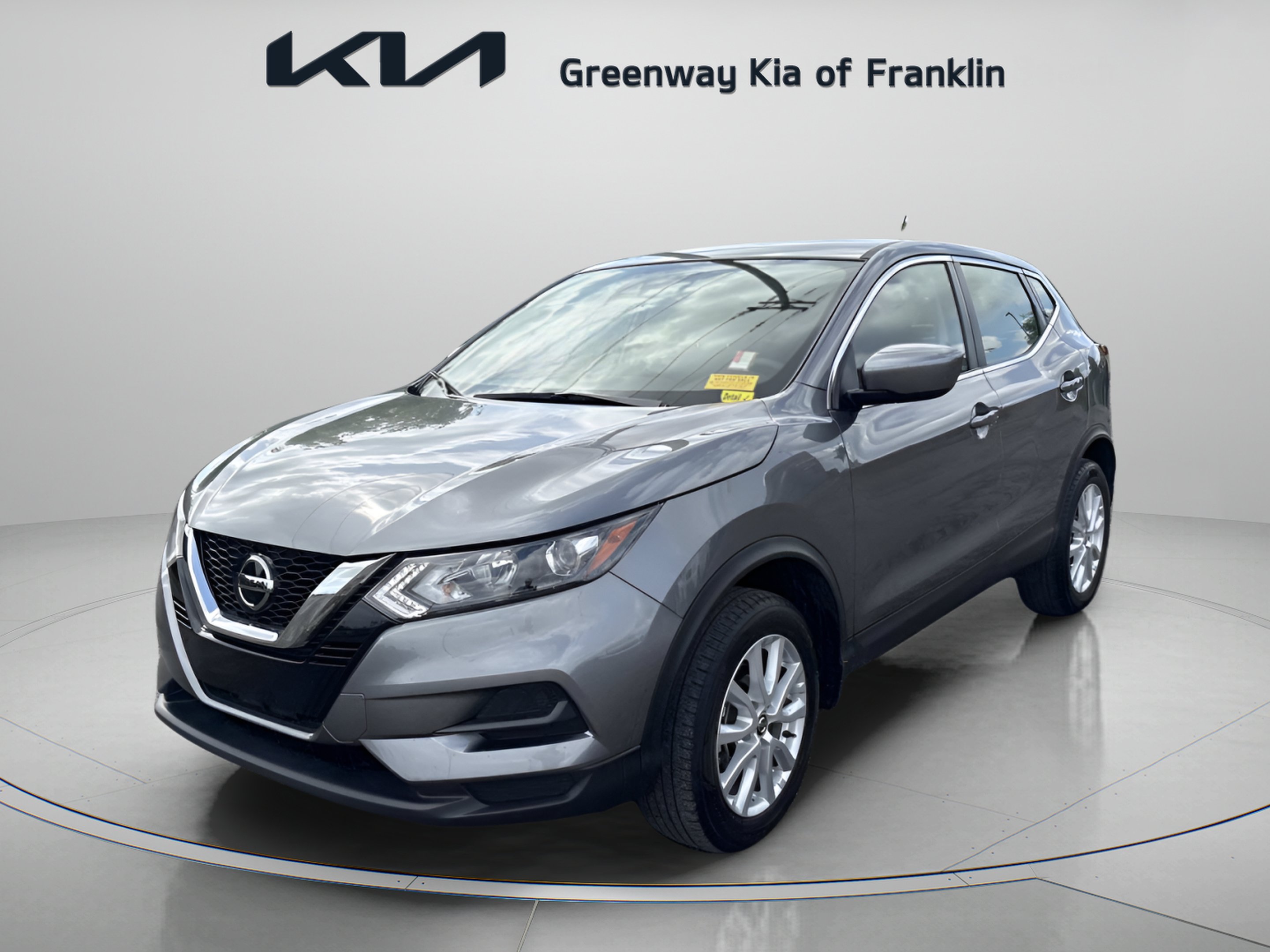 Used 2022 Gun Metallic Nissan S image 3