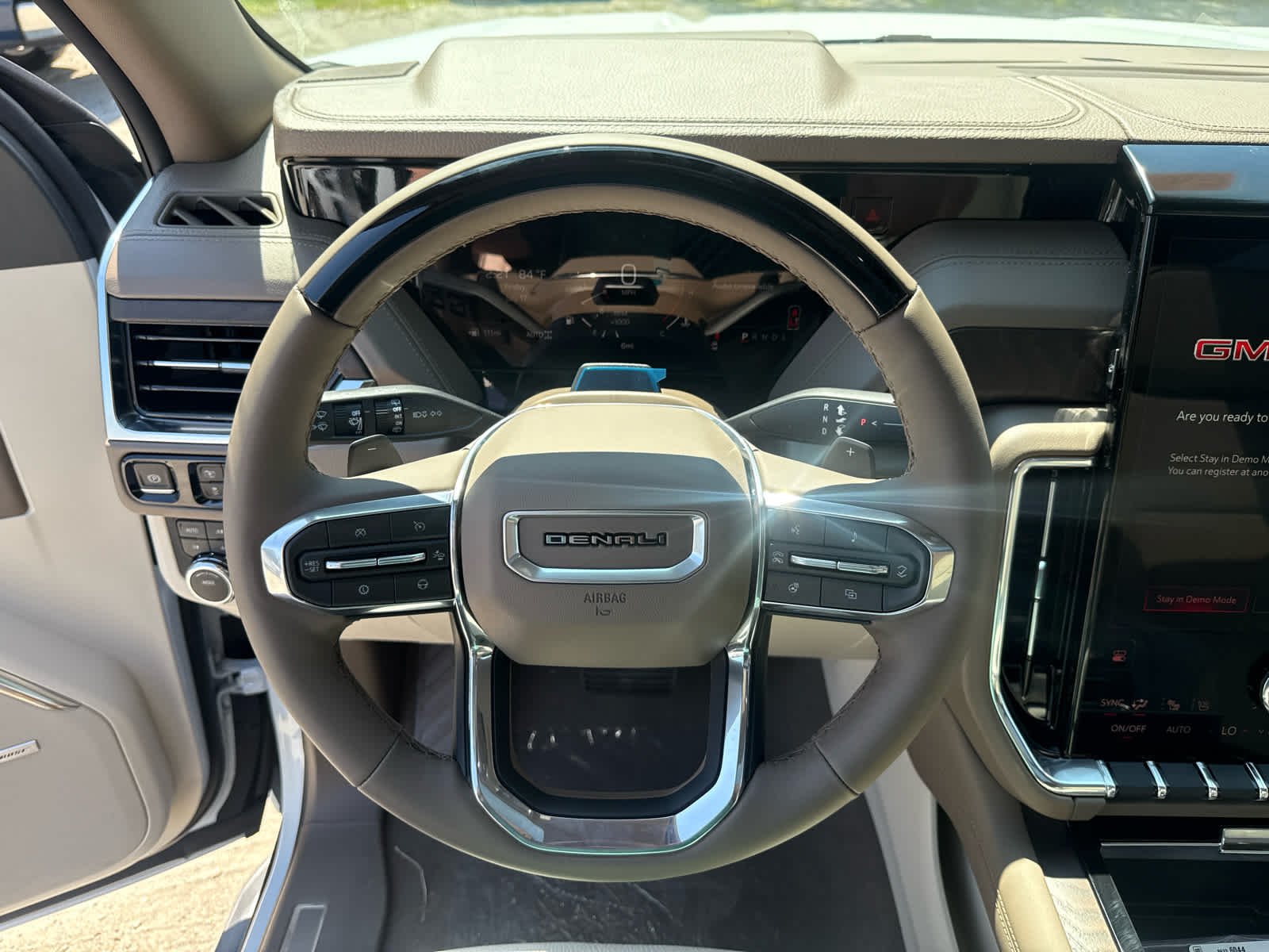 2026 GMC Yukon Denali - Photo 15
