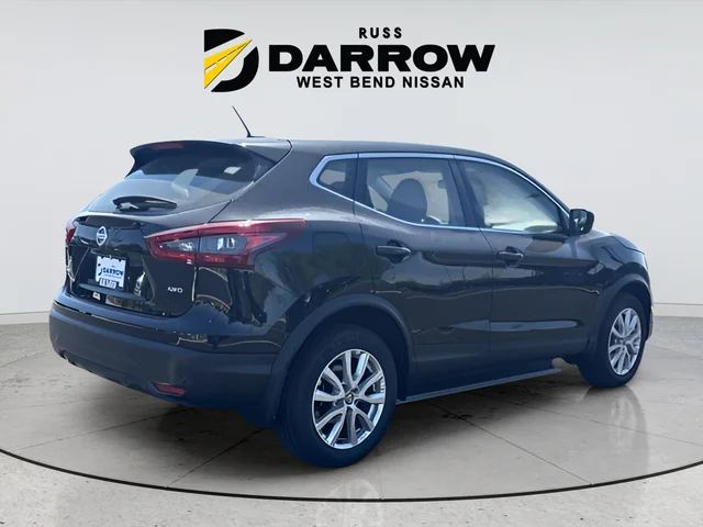 Used 2021 Black Nissan S image 5