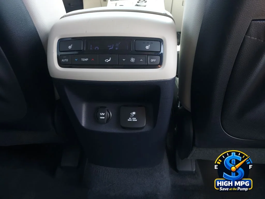 Used 2022 Black Hyundai SEL image 25