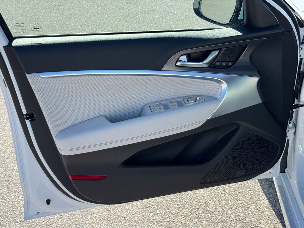 New 2027 White Genesis 2.5T image 21