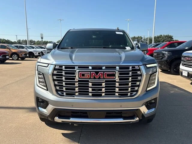 2025 GMC Yukon Denali - Photo 8