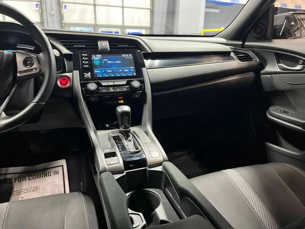 2021 Honda Civic Hatchback EX - Photo 24