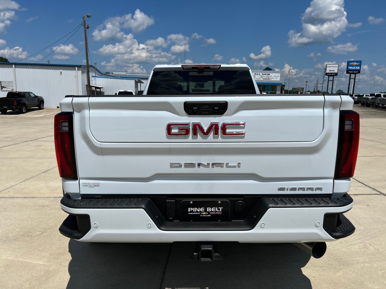 2026 GMC Sierra 3500HD Denali - Photo 6