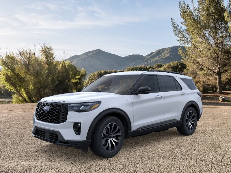 New 2026 Space White Metallic Ford ST-Line image 25