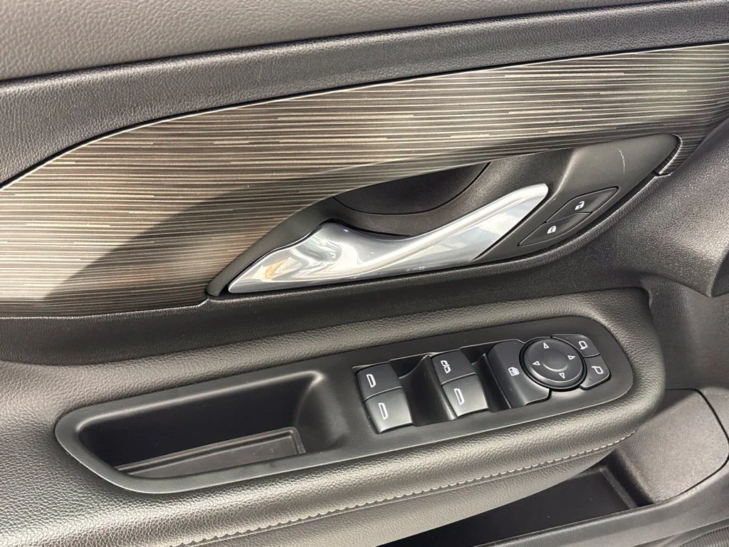 Used 2024 White GMC SLE image 23