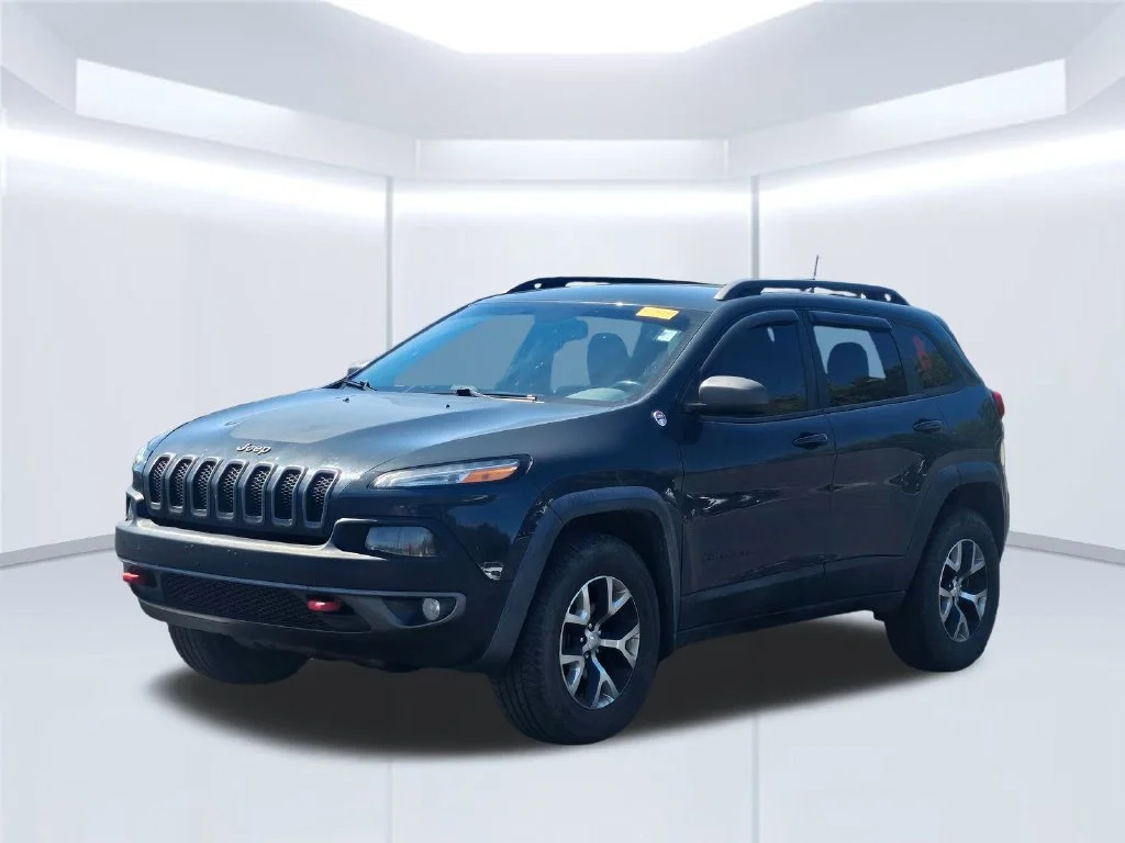 Used 2016 Rhino Clearcoat Jeep Trailhawk image 2