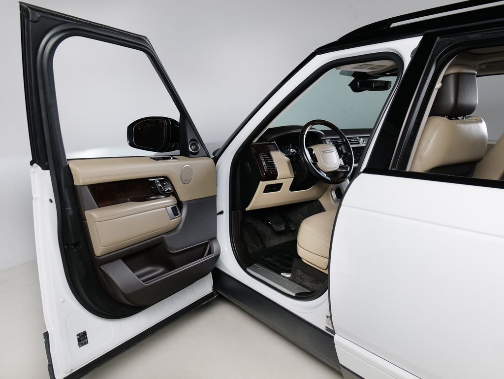 Used 2020 Fuji White Land Rover HSE image 28